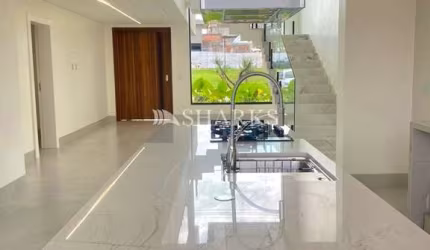 casa no jardins capri Casa em Condomínio com 3 Quarto(s) e 6 banheiro(s) à Venda, 270 por R$ 2.150.000 no setor Residencial Jardim Canedo AX19647