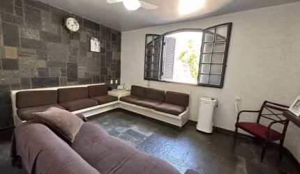 Casa térrea, lote grande no Jardim América Casa de Rua com 6 Quarto(s) e 6 banheiro(s) à Venda, 1282.5 por R$ 2.800.000 no setor Jardim América AX19937