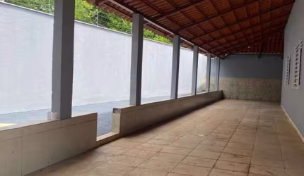 CASA ESQUINA 3 QUARTOS 1 SUITE. TRINDADE Casa de Rua com 3 Quarto(s) e 2 banheiro(s) à Venda, 130 por R$ 220.000 no setor Residencial Moraes TA19964