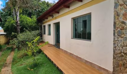 Parque Industrial Casa de Rua com 3 Quarto(s) e 3 banheiro(s) à Venda, 450 por R$ 800.000 no setor Parque Industrial de Goiânia AD20258