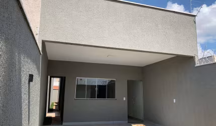 CASA TERREA Casa de Rua com 3 Quarto(s) e 2 banheiro(s) à Venda, 104 por R$ 340.000 no setor Setor das Nações Extensão IN20499