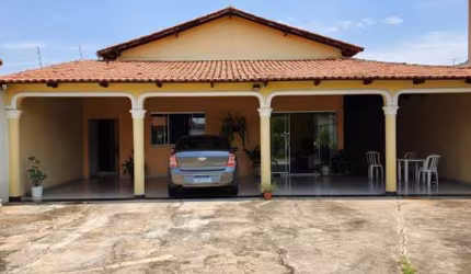Casa Residencial Casa de Rua com 3 Quarto(s) e 2 banheiro(s) à Venda, 263.62 por R$ 590.000 no setor Vila Morais AD21838