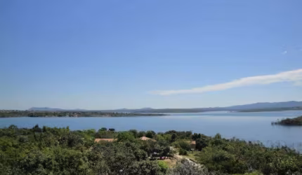 chacara às margens do Rio Maranhão em Niquelândia Chácara à Venda, 48000 por R$ 2.200.000 AD22071