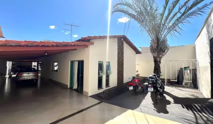 Casa no Jardim Balneário Meio Ponte  Casa de Rua com 3 Quarto(s) e 2 banheiro(s) à Venda, 280 por R$ 800.000 no setor Jardim Balneario Meia Ponte FL22511