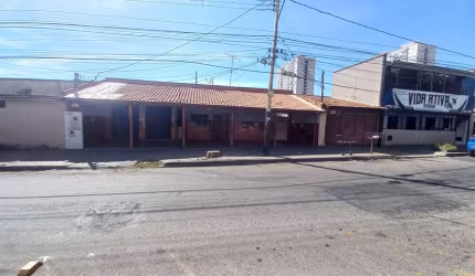 Casa Residencial e Comercial Casa de Rua com 3 Quarto(s) e 1 banheiro(s) à Venda, 400 por R$ 650.000 no setor Vila Jaragua ST22603