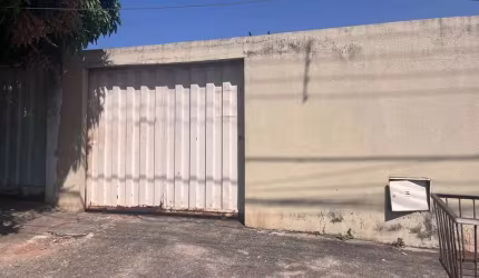Casa Residencial Casa de Rua com 3 Quarto(s) e 3 banheiro(s) à Venda, 180 por R$ 450.000 no setor Jardim Diamantina AD22741