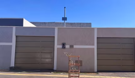 Casa Residencial Casa de Rua com 2 Quarto(s) e 1 banheiro(s) à Venda, 74.47 por R$ 228.000 no setor Residencial Buena Vista AD22820