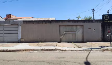 Rua PH 10 – 2 Casas à Venda Casa de Rua com 3 Quarto(s) e 2 banheiro(s) à Venda, 142 por R$ 410.000 no setor Solange Park III AD23135