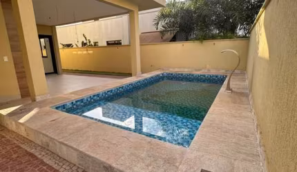 Casa Térrea com Armários no Portal do Sol Green Casa em Condomínio com 3 Quarto(s) e 5 banheiro(s) à Venda, 218 por R$ 1.830.000 no setor Residencial Goiania Golfe Clube AD23187