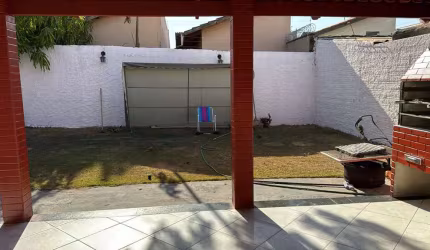 Casa Residencial Santa Fé | 3 quartos  Casa de Rua com 3 Quarto(s) e 2 banheiro(s) à Venda, 260 por R$ 430.000 no setor Residencial Santa Fé I TA23233