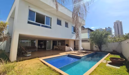 Alphaville Araguaia sobrado cond. fechado Casa em Condomínio com 5 Quarto(s) e 1 banheiro(s) à Venda, 526 por R$ 4.200.000 no setor Alphaville Araguaia TA23463