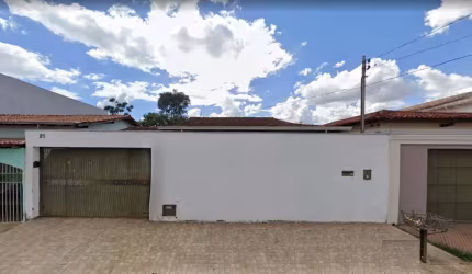 CASA TÉRREA  PARA FINS COMERCIAIS / ANÁPOLIS -GO * BAIRRO JUNDIAÍ Casa de Rua com 3 Quarto(s) e 4 banheiro(s) à Venda, 178.05 por R$ 1.120.000 no setor Jundiaí AD23556