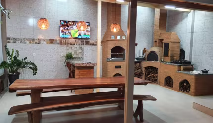 CASA EM ANÁPOLIS Casa de Rua com 4 Quarto(s) e 3 banheiro(s) à Venda, 250 por R$ 650.000 no setor Paraíso TA23672