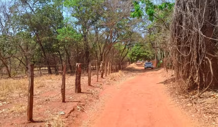Área 3940 m² região noroeste  Área / Terreno à Venda, 3940 por R$ 600.000 no setor Parque Maracana AD23776