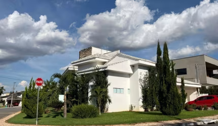 Jardins Madri com 5 suítes  Casa em Condomínio com 5 Quarto(s) e 7 banheiro(s) à Venda, 341.58 por R$ 2.390.000 no setor Jardins Madri AD23902