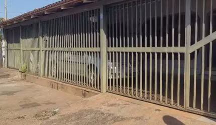 Casa Parque Oeste Industrial Casa de Rua com 3 Quarto(s) e 2 banheiro(s) à Venda, 250.44 por R$ 450.000 no setor Parque Oeste Industrial FL23951