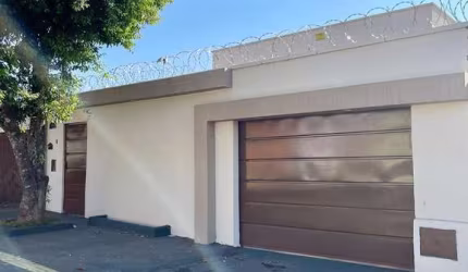 Vendo Casa de 3 Quartos Sozinha no Lote no Grajaú Casa de Rua com 3 Quarto(s) e 2 banheiro(s) à Venda, 164 por R$ 440.000 no setor Setor Grajau VN23965