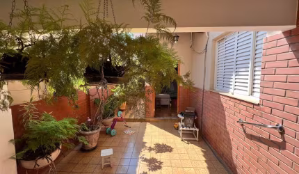 Casa Setor Central Casa de Rua com 5 Quarto(s) e 5 banheiro(s) à Venda, 291 por R$ 750.000 no setor Setor Central FL24049