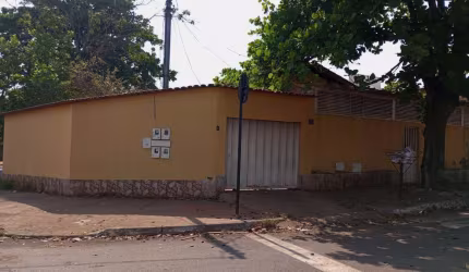 Casa na Vila Monticelli Casa de Rua com 3 Quarto(s) e 2 banheiro(s) à Venda, 280 por R$ 700.000 no setor Vila Monticelli AD24052