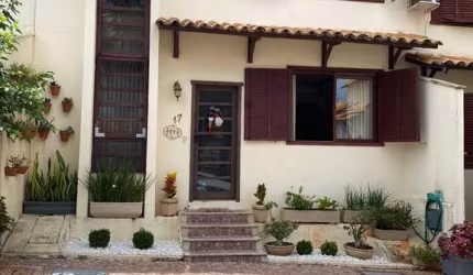 Condomínio Villaggio Fellice Privê Casa em Condomínio com 3 Quarto(s) e 2 banheiro(s) à Venda, 118 por R$ 630.000 no setor Jardim América AD24192