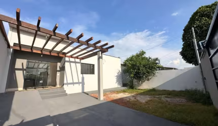 Casa em lt inteiro Casa de Rua com 3 Quarto(s) e 2 banheiro(s) à Venda, 133 por R$ 478.000 no setor Bairro Ilda AD24421