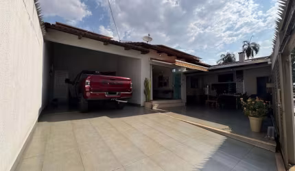Casa SUDOESTE  Casa de Rua com 3 Quarto(s) e 4 banheiro(s) à Venda, 236 por R$ 870.000 no setor Setor Sudoeste ST24499