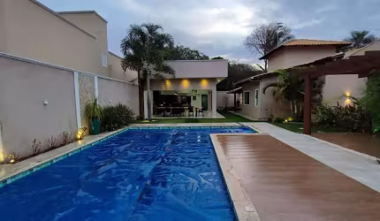 Casa alto padrão - Hidrolândia Casa de Rua com 3 Quarto(s) e 4 banheiro(s) à Venda, 289 por R$ 1.300.000 no setor Centro FL24758