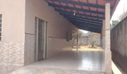 Rua 94 Casa de Rua com 2 Quarto(s) e 2 banheiro(s) à Venda, 93.21 por R$ 300.000 no setor Residencial Andrade Reis VN24780