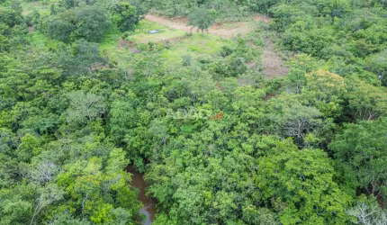 Chácara dos Sonhos com Margem de Córrego Chácara à Venda, 40051 por R$ 500.000 AD24788