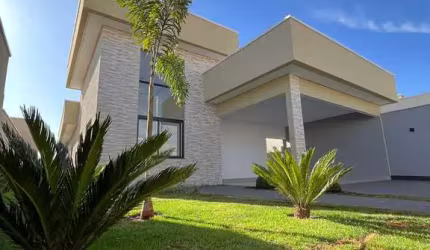 CASA COM PISCINA EM TRINDADE COM ENTRADA FACILITADA  Casa de Rua com 3 Quarto(s) e 3 banheiro(s) à Venda, 209 por R$ 980.000 no setor Setor Cristina II Expansão FL25033