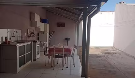 CASA JARDIM COLORADO Casa de Rua com 3 Quarto(s) e 2 banheiro(s) à Venda, 150 por R$ 368.000 no setor Jardim Colorado IN25038