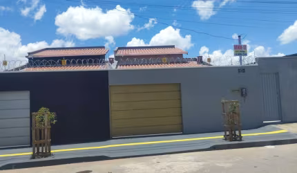 CASA RESIDENCIAL Casa de Rua com 3 Quarto(s) e 1 banheiro(s) à Venda, 114 por R$ 395.000 no setor Condomínio Rio Branco AD25063
