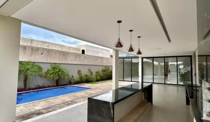 Belíssima Casa no Jardins próximo ao Shopping Flamboyant e Oscar Niemeyer com 5 suítes plenas!  Casa em Condomínio com 5 Quarto(s) e 8 banheiro(s) à Venda, 416 por R$ 5.500.000 no setor Jardins Itália