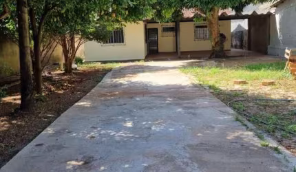 Casa Residencial Setor Leste Universitário  Casa de Rua com 3 Quarto(s) e 1 banheiro(s) à Venda, 180.54 por R$ 540.000 no setor Setor Leste Universitário AU25305