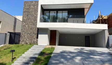 CASA SOBRADO NUNCA HABITADO- PORTAL DO SOL MENDANHA  Casa em Condomínio com 4 Quarto(s) e 2 banheiro(s) à Venda, 297 por R$ 2.200.000 no setor Residencial Parque Mendanha VN25612