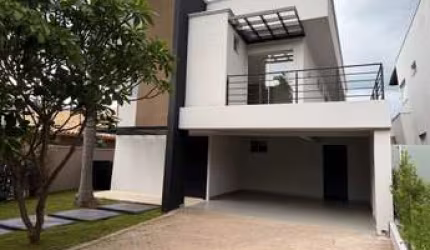 Sobrado Portal do Sol 1  Casa em Condomínio com 4 Quarto(s) e 5 banheiro(s) à Venda, 368 por R$ 2.649.000 no setor Loteamento Portal do Sol I IN25680