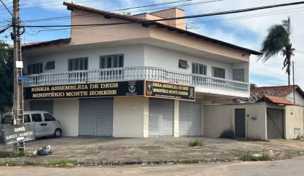 Sobrado com Ponto Comercial Sobrado com 4 Quarto(s) e 3 banheiro(s) à Venda, 292.59 por R$ 700.000 no setor Vila Morais AD25682