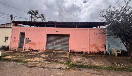 Casa Urias Magalhães Casa de Rua com 3 Quarto(s) e 2 banheiro(s) à Venda, 360 por R$ 750.000 no setor Setor Urias Magalhães AD25804