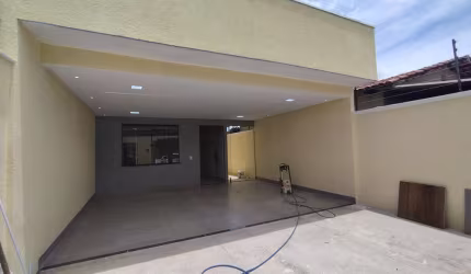 Casa Térrea 3 quartos sozinha no lote  Casa de Rua com 3 Quarto(s) e 3 banheiro(s) à Venda, 148 por R$ 570.000 no setor Cardoso Continuação IN25979