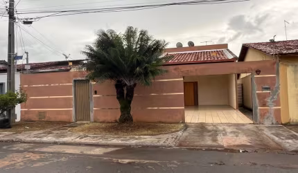 Casa usada sozinha no lote, Jardim Europa Três quartos Casa de Rua com 3 Quarto(s) e 3 banheiro(s) à Venda, 223 por R$ 790.000 no setor Jardim Europa VN26204