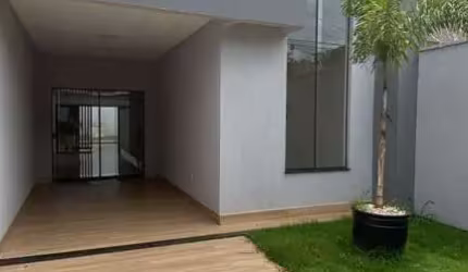 CASA 3 QUARTOS COM UMA SUITE SETOR BALNEARIO C PARQUE DAS FLORES Casa de Rua com 3 Quarto(s) e 3 banheiro(s) à Venda, 116 por R$ 600.000 no setor Jardim Balneario Meia Ponte IN26252