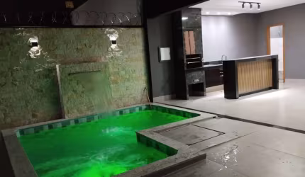 CASA 3 QTOS SENDO 1SUITE COM PISCINA MOINHO DOS VENTOS Casa de Rua com 3 Quarto(s) e 3 banheiro(s) à Venda, 126.58 por R$ 680.000 no setor Moinho dos Ventos IN26343