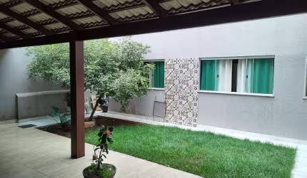 Sobrado Casa de Rua com 5 Quarto(s) e 1 banheiro(s) à Venda, 235 por R$ 680.000 no setor Conjunto Vera Cruz ST27179