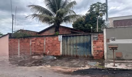 Casa 3 quartos com 1 suíte no Setor Alice Barbosa Casa de Rua com 3 Quarto(s) e 1 banheiro(s) à Venda, 141 por R$ 280.000 no setor Residencial Alice Barbosa AD27221