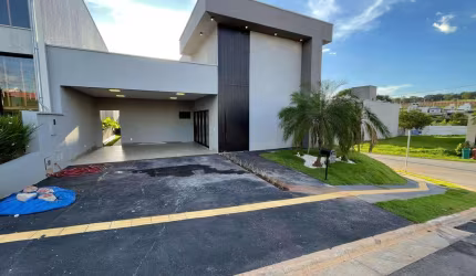 CASA TERREA - Jardins Capri Casa em Condomínio com 4 Quarto(s) e 3 banheiro(s) à Venda, 175 por R$ 1.490.000 no setor Jardins Capri TA27285