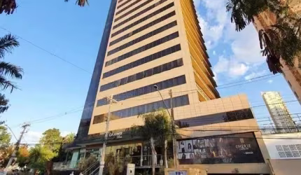 Sala comercial mobiliada de 44 m² no QS Two Hands - Jardim Goiás AD27059