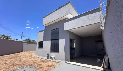 Casa Veiga Jardim Casa de Rua com 2 Quarto(s) e 2 banheiro(s) à Venda, 81.27 por R$ 402.307 no setor Parque Veiga Jardim AD27457