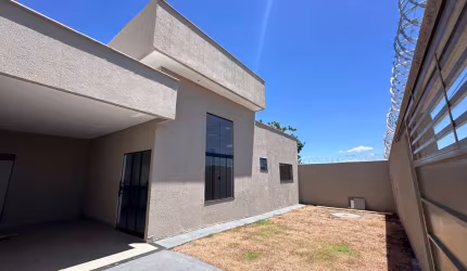 Casa 3Q Veiga Jardim Casa de Rua com 3 Quarto(s) e 2 banheiro(s) à Venda, 92.97 por R$ 425.976 no setor Parque Veiga Jardim AD27500