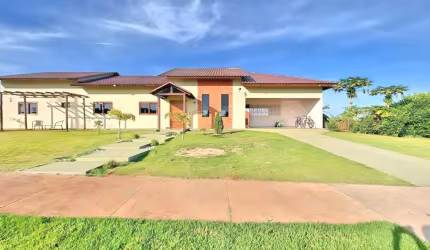 CASA TÉRREA - CONDOMÍNIO DE CHÁCARAS FLORATA Casa em Condomínio com 4 Quarto(s) e 4 banheiro(s) à Venda, 2400 por R$ 1.500.000 no setor Florata  VN19515