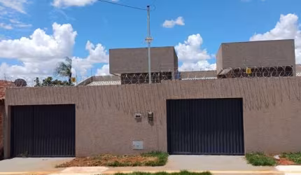 CASA 3 QTS, 1 SUITE E ÁREA GOURMET COM CHURRASQUEIRA A CARVÃO Casa de Rua com 3 Quarto(s) e 3 banheiro(s) à Venda, 102.28 por R$ 349.900 no setor Pontal Sul - Acréscimo AD27896